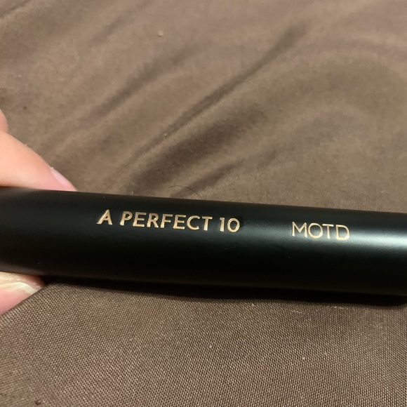 MOTD Tapered Face Brush - Picture 3 of 3